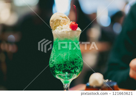 Cream soda coffee shop 121663621