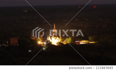 夜晚的廢墟 夜晚的廢墟 121663685