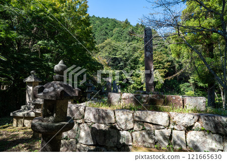 Scenery of the graveyard of the Kamei family, lords of Tsuwano Domain 1, Tsuwano Town, Kashima Prefecture Scenery of the graveyard of the Kamei family, lords of Tsuwano Domain 1, Tsuwano Town, Kashima Prefecture 121665630