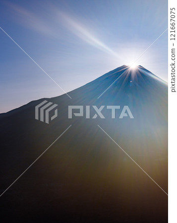Diamond Fuji as seen from Mount Ryugatake in Yamanashi Prefecture 121667075