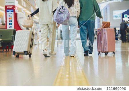 Woman in the airport 121669098
