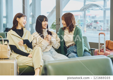 Woman in the airport 121669103