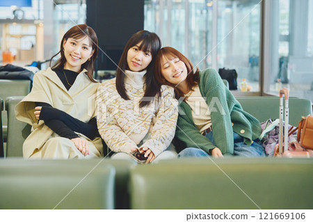 Woman in the airport 121669106