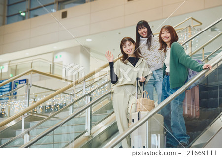 Woman in the airport 121669111