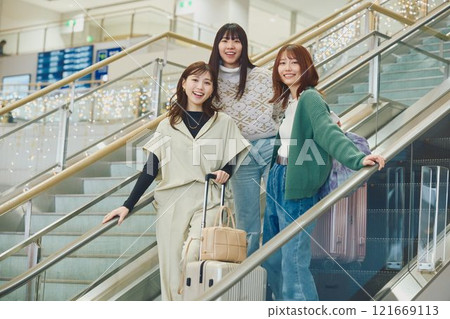 Woman in the airport 121669113