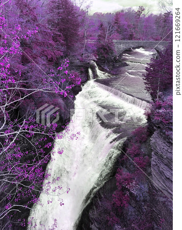 View of Ithaca Falls, New York waterfall in autumn 121669264