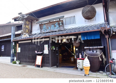 Iwamura Brewery in Fukuro Shopping Street, Iwamura Castle Town, Ena City, Gifu Prefecture 121669548