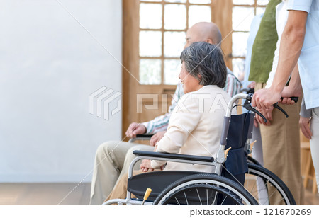 養老院形像素材 121670269
