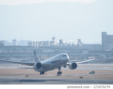 飛機從福岡機場起飛 121670270