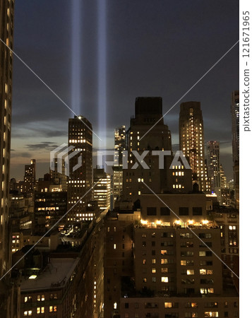 Tribute in Light memorial view and skyscrapers, Manhattan, NYC, NY, USA 121671965