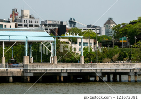 Pier 2 in the Brooklyn Bridge Park, waterfront overlooking Manhattan, modern cityscape, reportage photography, Brooklyn Heights, NY, USA 121672381