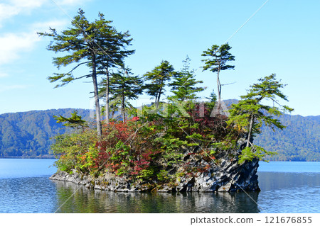 Aomori Prefecture, Lake Towada, Lake Saiko, Ebisu and Daikoku Islands seen from Gozengahama Beach 121676855