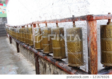 中國雲南省德欽縣飛來寺轉經筒 中國雲南省德欽縣飛來寺轉經筒 121676926