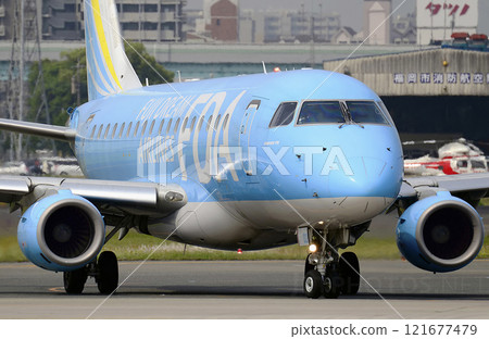 FDAja02fj Fukuoka Airport Taxiing 121677479