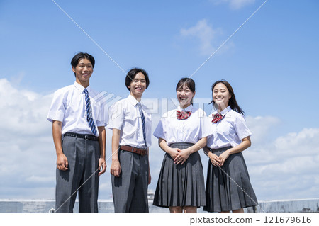 Junior high school students, high school students, boys and girls, group photo, looking at camera, smiling Junior high school students, high school students, boys and girls, group photo, looking at camera, smiling 121679616