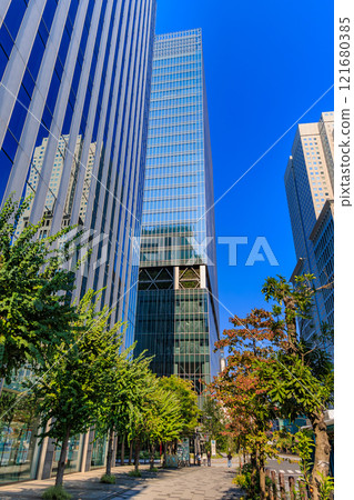 東京都港區赤坂的城市景觀（赤坂星門廣場與赤坂綠十字） 121680385