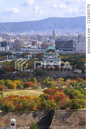 Osaka Castle, autumn, autumn leaves, Osaka Castle Park, high and fat autumn sky, Osaka Castle walk, Osaka sightseeing, inbound, Osaka Castle in autumn 121680576