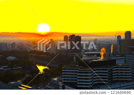 第一個日出，日出，日出，新年，大阪城，大阪城公園，冬天的日出，冬天的日出 121680690