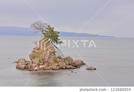 Amaharashi Coast, Takaoka City, Toyama Prefecture, Himi Line Amaharashi Coast, Takaoka City, Toyama Prefecture, Himi Line 121680934