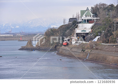 Amaharashi Coast, Takaoka City, Toyama Prefecture, Himi Line Amaharashi Coast, Takaoka City, Toyama Prefecture, Himi Line 121680936