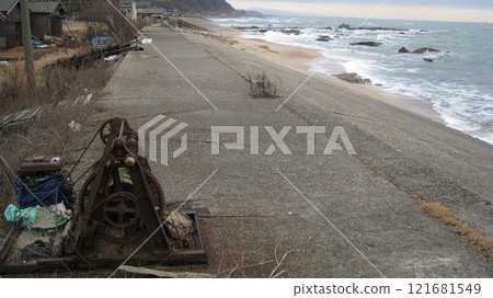 The rough Sea of Japan in winter and a deserted guardhouse The rough Sea of Japan in winter and a deserted guardhouse 121681549