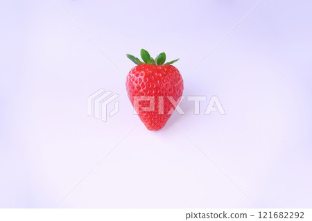Tochiaika strawberries from Tochigi Prefecture 121682292
