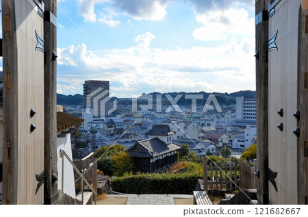 Kakegawa Castle: View of the Taiko Tower from the Kanbuki Gate 121682667