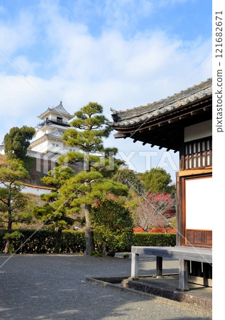 Kakegawa Castle Ninomaru Palace and castle tower 121682671
