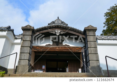 Entrance to the Ninomaru Palace at Kakegawa Castle 121682674