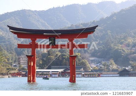嚴島神社大鳥居2025年1月1日拍攝的照片 嚴島神社大鳥居2025年1月1日拍攝的照片 121683907