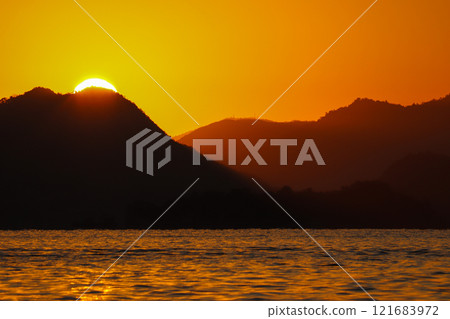 瀨戶內海的第一次日出,拍攝於2025年1月1日 瀨戶內海的第一次日出,拍攝於2025年1月1日 121683972
