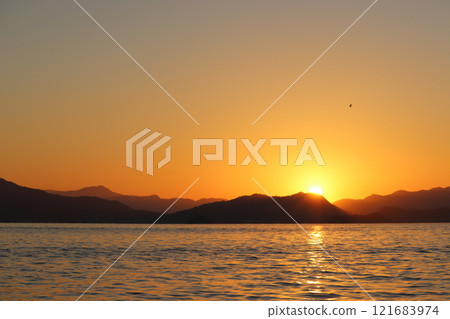瀨戶內海的第一次日出,拍攝於2025年1月1日 瀨戶內海的第一次日出,拍攝於2025年1月1日 121683974