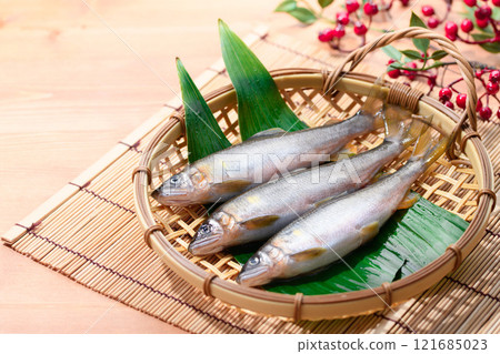 Wild sweetfish served in a basket (wild sweetfish from Kozagawa, Wakayama Prefecture) Local cuisine 121685023