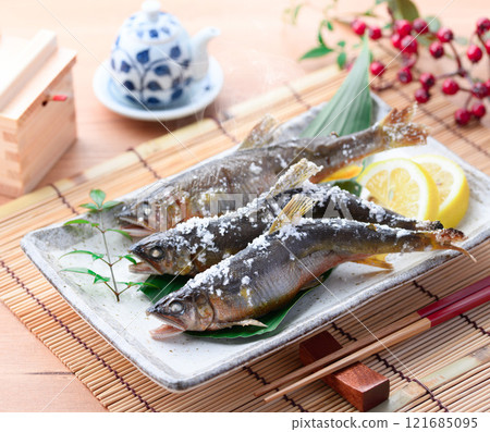 Salt-grilled wild sweetfish (wild sweetfish from Kozagawa, Wakayama Prefecture) Local cuisine Salt-grilled wild sweetfish (wild sweetfish from Kozagawa, Wakayama Prefecture) Local cuisine 121685095