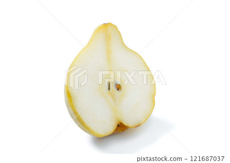 Pears cut in half 121687037