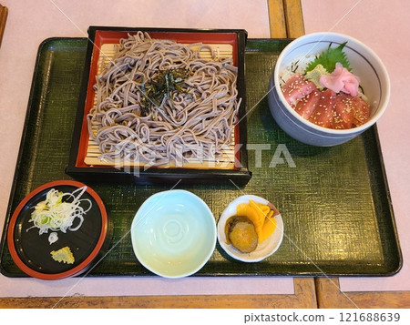 Set of marinated tuna rice bowl and zaru soba noodles Set of marinated tuna rice bowl and zaru soba noodles 121688639