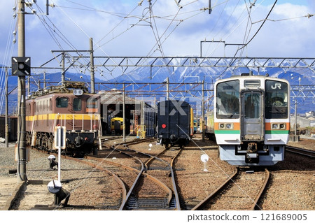 Sangi 鐵路,Hoho 車站停放的一組車輛 Sangi 鐵路,Hoho 車站停放的一組車輛 121689005