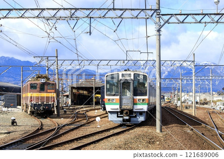 Sangi 鐵路,Hoho 車站停放的一組車輛 Sangi 鐵路,Hoho 車站停放的一組車輛 121689006