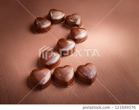 2 images of chocolate 121689376