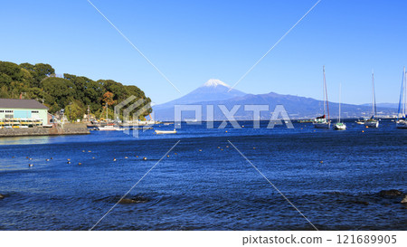 Suruga Port, Suruga Coast and Mt. Fuji seen from Suruga Bay 121689905