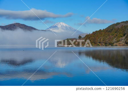 [Kanagawa Prefecture] Mount Fuji as seen from the lakeside of Motohakone 121690256