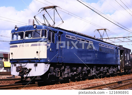 1980 EF60 stopping at Mukomachi Station 121690891