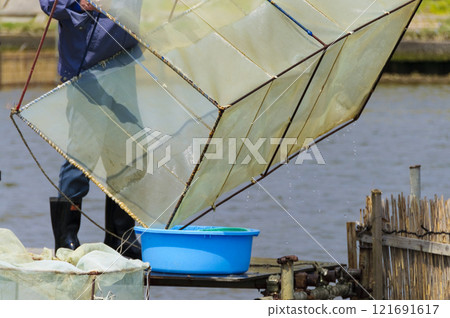 Aomori: Ice fishery in Kanida Aomori: Ice fishery in Kanida 121691617
