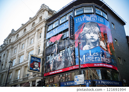 Cityscape of England (London) 7 121691994