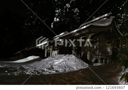 Dewa Shrine in winter Dewa Shrine in winter 121693607