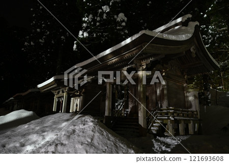 Dewa Shrine in winter 121693608