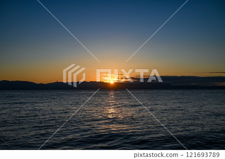 靜岡縣海岸的第一道日出 121693789