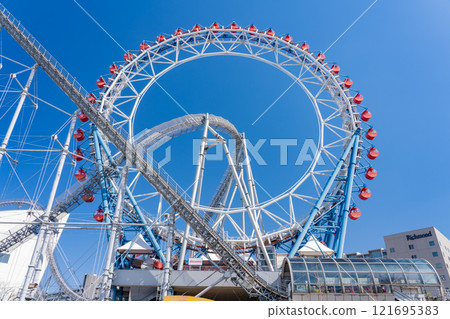 Tokyo Dome City on a sunny day in Bunkyo Ward, Tokyo Tokyo Dome City on a sunny day in Bunkyo Ward, Tokyo 121695383