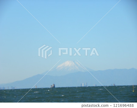 Mount Fuji across the Inagehama Sea 121696488