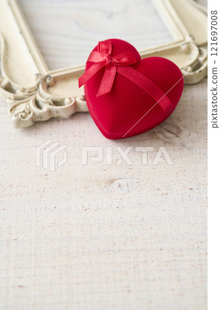 Red heart-shaped gift box Valentine's Day image 121697008